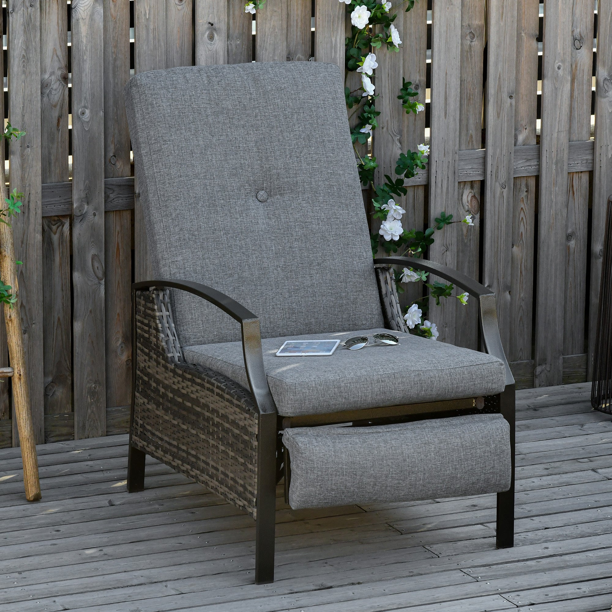 Outdoor Rattan Recliner Chair w/ Cushion, Adjustable Back & Retractable Footrest, Grey - Image 4